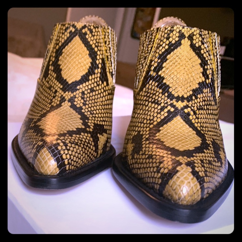 CHLOE SNAKE PRINT BOOTIES. 39. NWT /NIB. Brand new